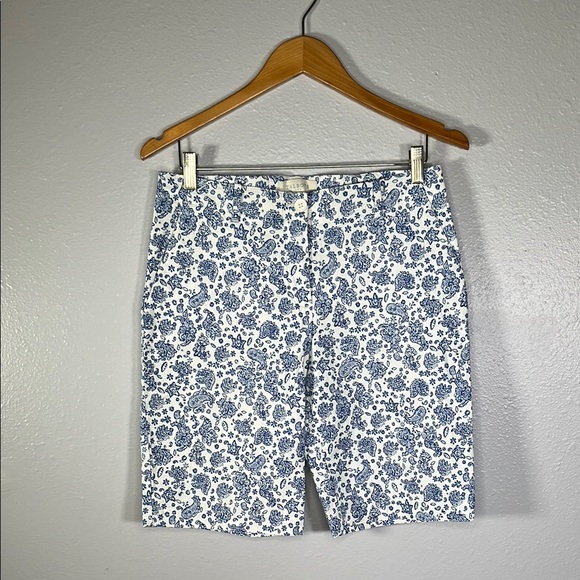 Talbots Pants - Talbots Blue White Floral Paisley Shorts sz 6 | Coastal preppy brunch casual